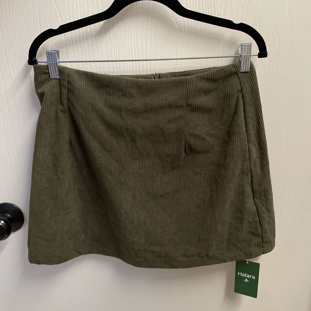Halara High Waisted Skirt Womens Large Green Corduroy Back Zip Athletic New